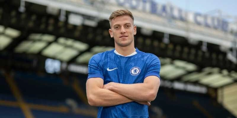 Liệu Liam Delap Có Thể Rời Chelsea Chỉ Sau Một Mùa Giải?